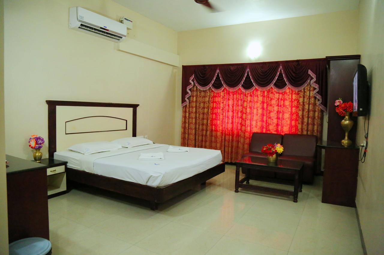 Hotel Vels Court Palani Exteriör bild