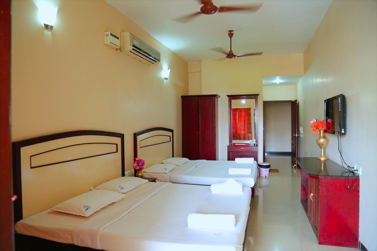 Hotel Vels Court Palani Exteriör bild