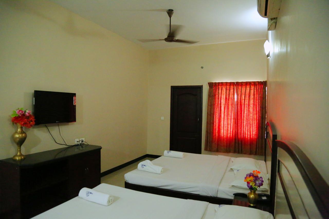 Hotel Vels Court Palani Exteriör bild