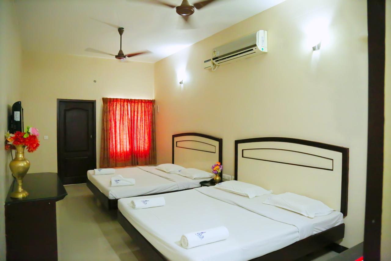 Hotel Vels Court Palani Exteriör bild