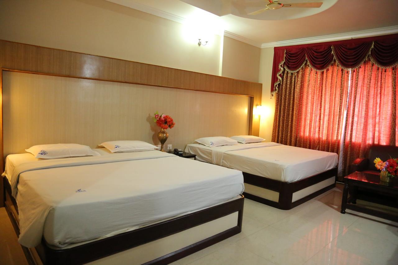 Hotel Vels Court Palani Exteriör bild
