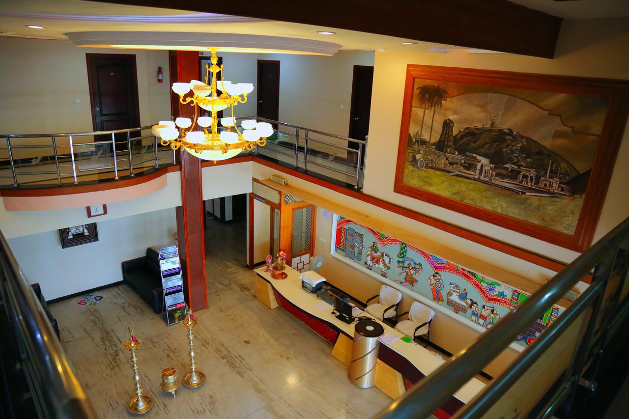 Hotel Vels Court Palani Exteriör bild
